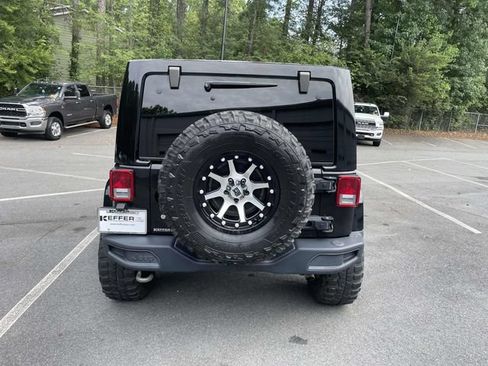 Used 2018 Jeep Wrangler Unlimited Sport AWD/4WD image 6