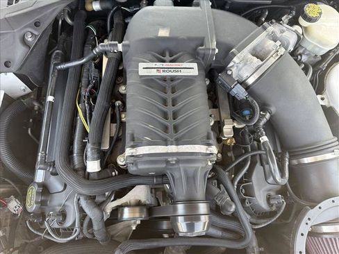 Used 2015 Ford Mustang GT Premium RWD image 10