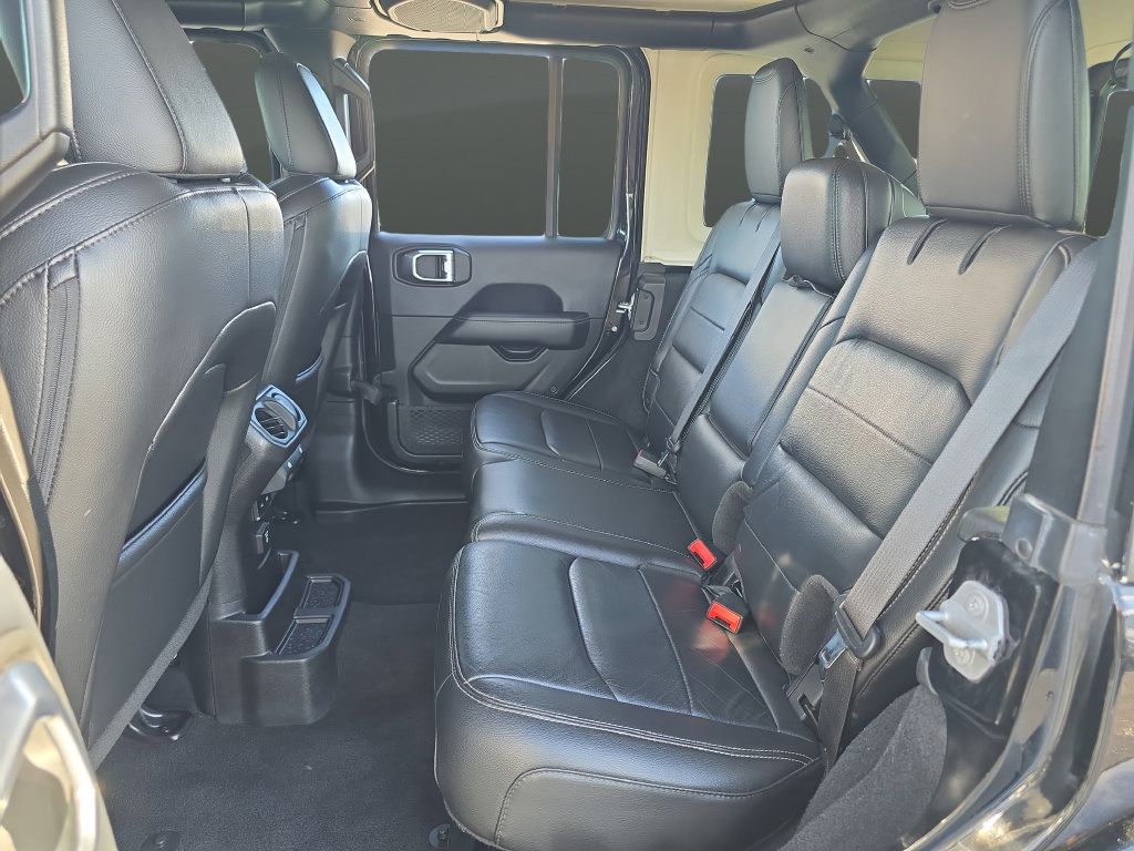 Used 2018 Jeep Wrangler Unlimited Sahara w/ Dual Top Group AWD/4WD image 23