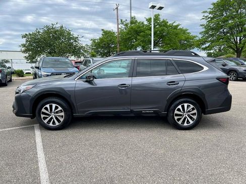 Certified 2025 Subaru Outback Premium AWD/4WD image 4