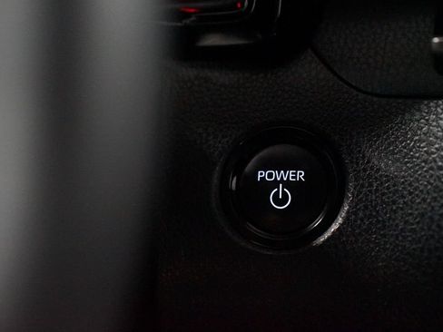 Used 2025 Toyota Camry SE FWD image 24