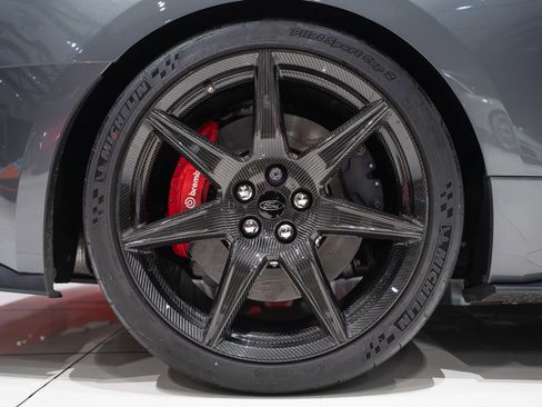 Used 2021 Ford Mustang Shelby GT500 w/ Carbon Fiber Track Pack image 22