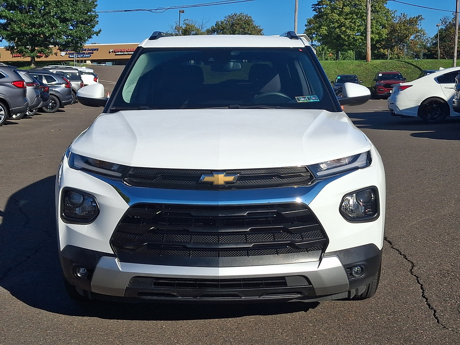 Used 2023 Chevrolet TrailBlazer LT FWD image 2