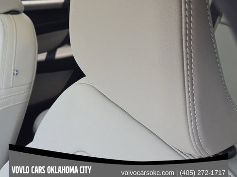 Used 2026 Volvo XC40 B5 Plus w/ Protection Package Premier AWD/4WD image 17