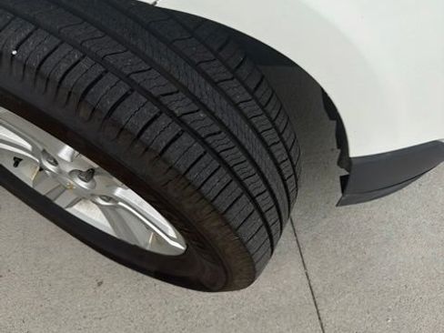 Used 2014 Chevrolet Traverse LT FWD image 16