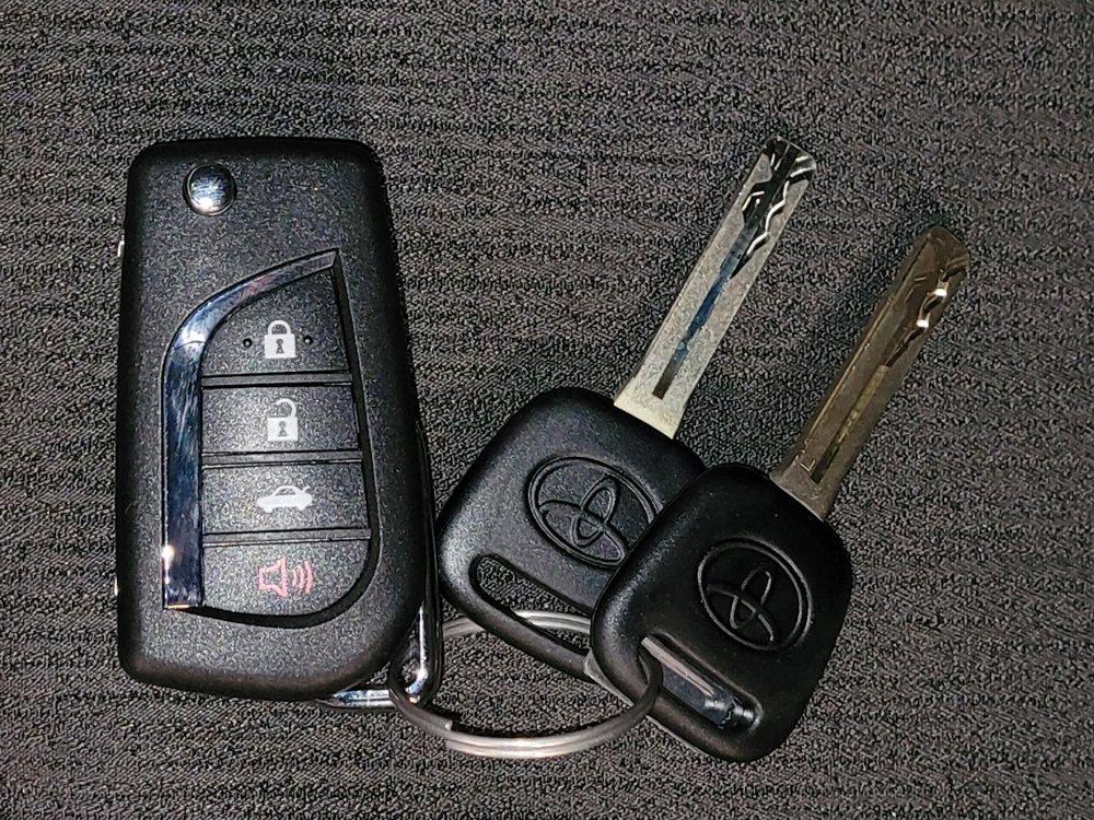 Used 2020 Toyota Camry LE FWD image 32