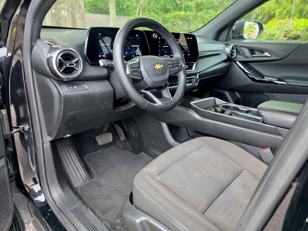 Used 2026 Chevrolet Equinox LT FWD image 11