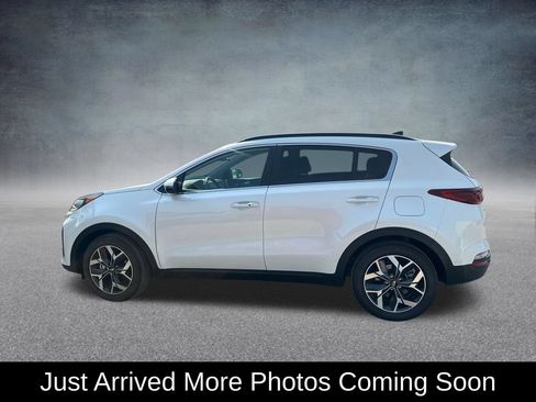 Used 2022 Kia Sportage EX w/ EX Technology Package FWD image 3