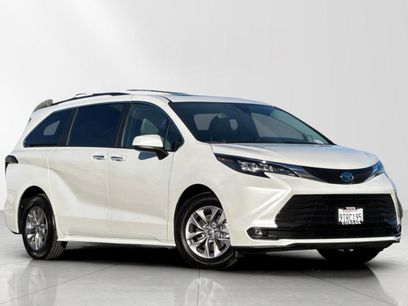 Used 2025 Toyota Sienna XLE