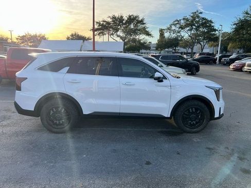 New 2026 Kia Sorento LX FWD image 4
