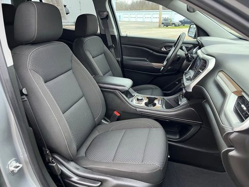 Used 2023 GMC Acadia SLE w/ Driver Convenience Package image 9