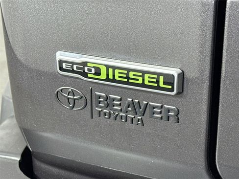 Used 2021 Jeep Wrangler Unlimited Sahara AWD/4WD image 13