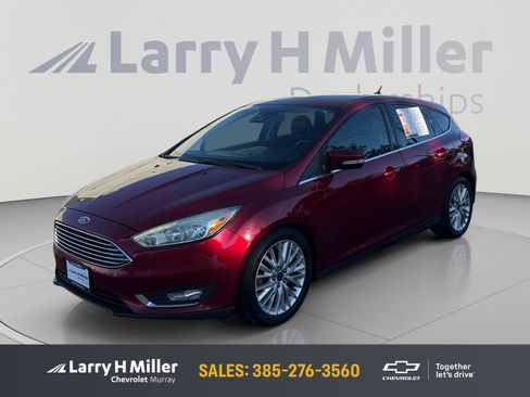 Used 2015 Ford Focus Titanium w/ Titanium Technology Package FWD image 1