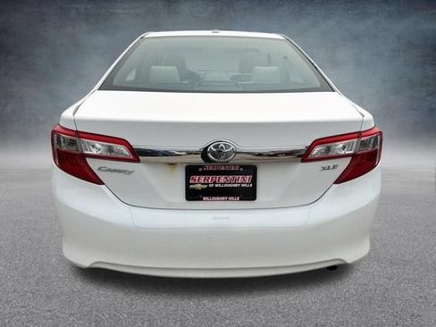 Used 2012 Toyota Camry XLE w/ Leather Pkg FWD image 9