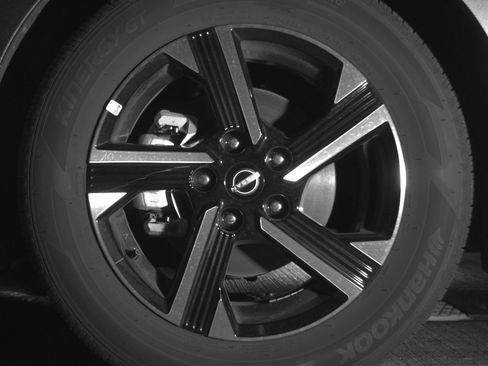 Used 2025 Nissan Sentra SV FWD image 12
