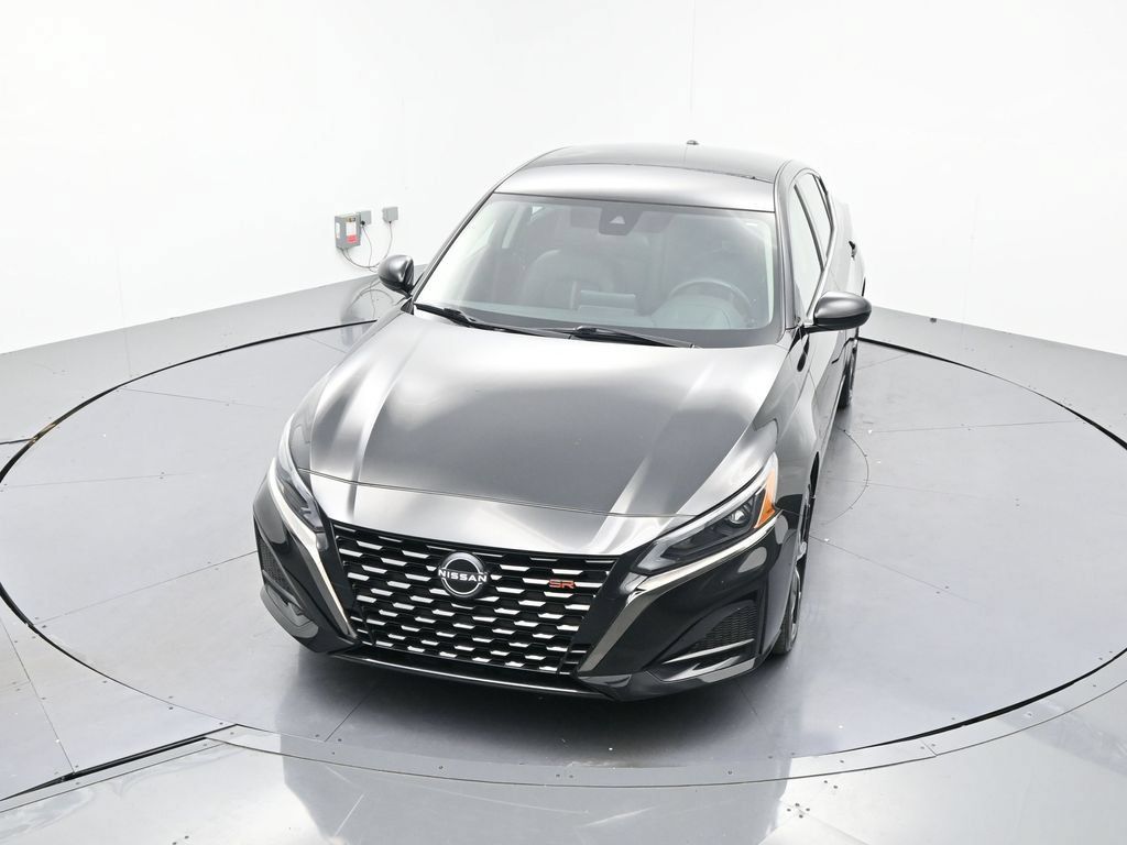 Used 2025 Nissan Altima 2.5 SR FWD image 18