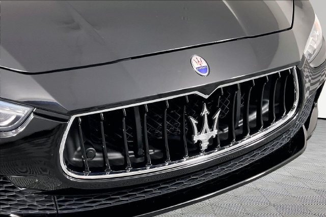 Used 2017 Maserati Ghibli RWD image 28