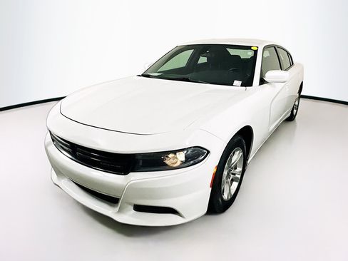 Used 2022 Dodge Charger SXT RWD image 3