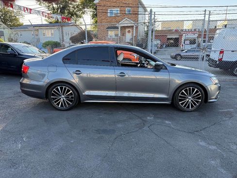 Used 2016 Volkswagen Jetta Sport w/ Lighting Package image 7