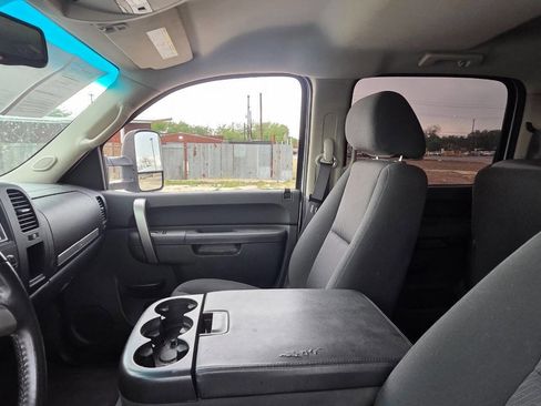 Used 2014 Chevrolet Silverado 2500 LT w/ Interior Plus Package image 13