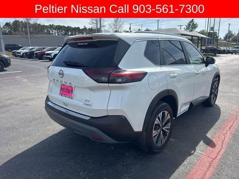 Used 2023 Nissan Rogue SV w/ SV Premium B Package image 3