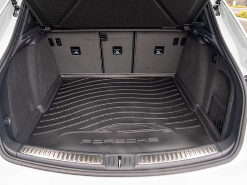 New 2026 Porsche Macan image 29