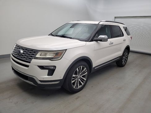 Used 2018 Ford Explorer Platinum AWD/4WD image 2