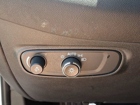 Used 2023 Chevrolet Equinox LT AWD/4WD image 31