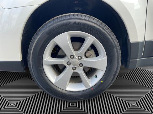 Used 2014 Subaru Outback 2.5i Premium w/ Moonroof Package & Eyesight image 18