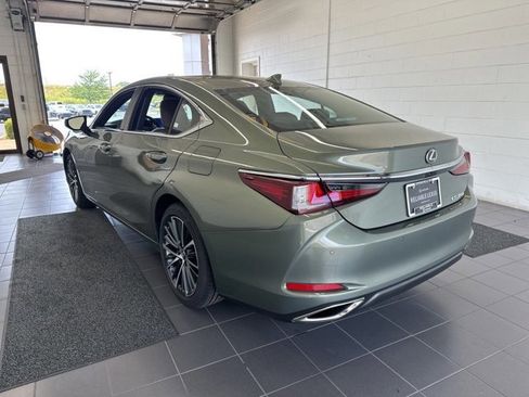 New 2025 Lexus ES 350 w/ Premium Package image 3