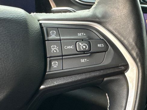 Used 2021 Jeep Grand Cherokee L Laredo w/ Luxury Tech Group I image 20