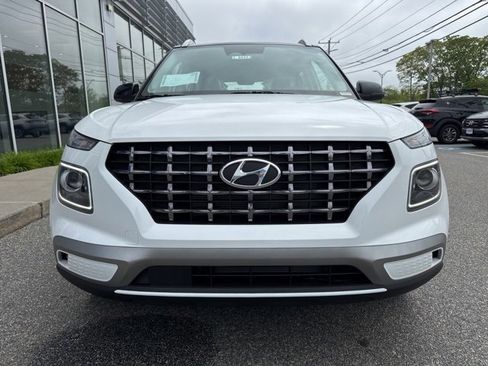 Certified 2025 Hyundai Venue Limited image 2