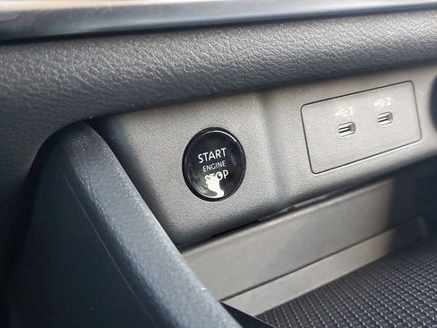 Certified 2025 Nissan Rogue SV w/ SV Premium Package FWD image 38