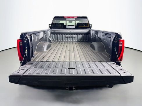 New 2025 GMC Sierra 3500 SLT w/ SLT Premium Package image 27