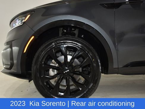 Used 2023 Kia Sorento SX AWD/4WD image 7