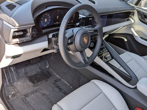 New 2026 Porsche Macan Electric image 4