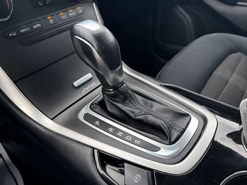 Used 2016 Ford Edge SEL AWD/4WD image 21