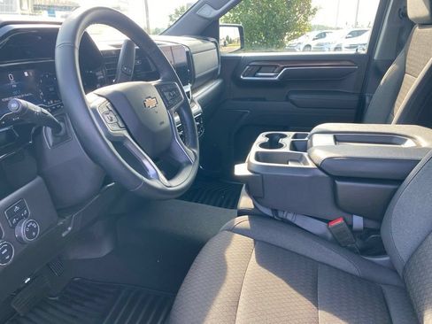 Used 2023 Chevrolet Silverado 1500 LT AWD/4WD image 17