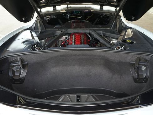 Used 2021 Chevrolet Corvette Stingray Coupe w/ Z51 Performance Package RWD image 17