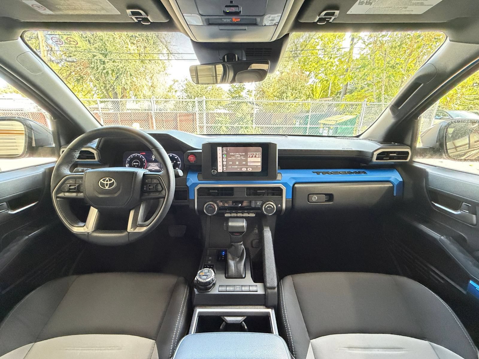 Used 2025 Toyota Tacoma TRD Off-Road AWD/4WD image 31