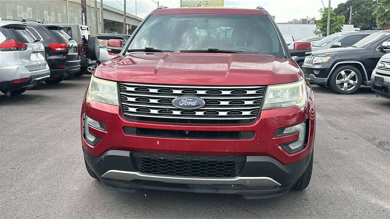Used 2017 Ford Explorer Limited FWD image 4