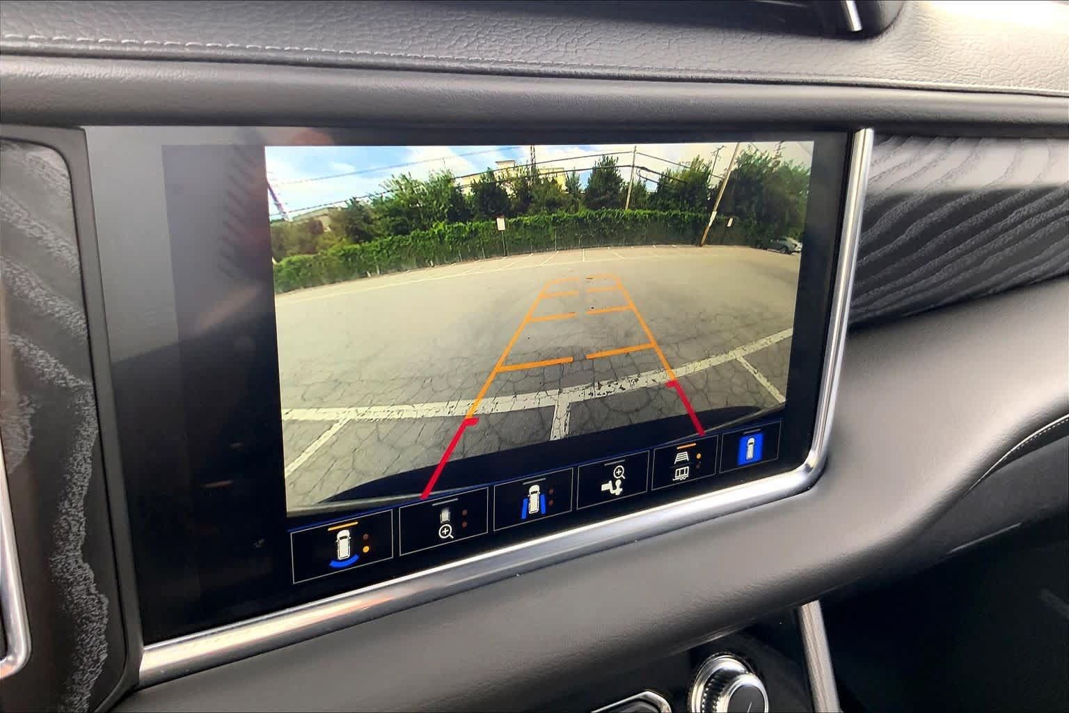 Certified 2022 GMC Yukon Denali AWD/4WD image 28