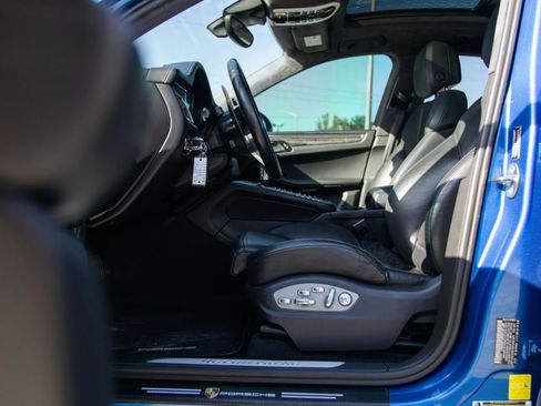 Used 2015 Porsche Macan Turbo AWD/4WD image 22