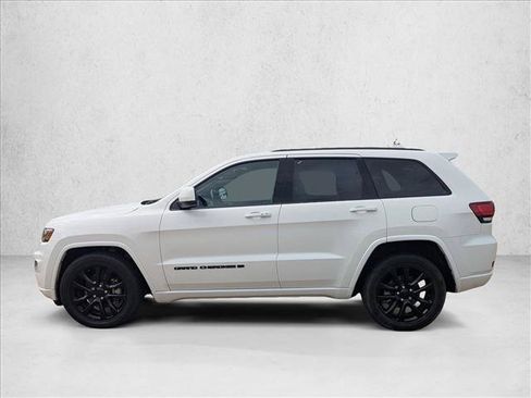 Used 2022 Jeep Grand Cherokee Laredo X RWD image 8