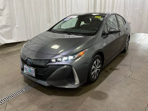 Certified 2021 Toyota Prius Prime XLE FWD image 8