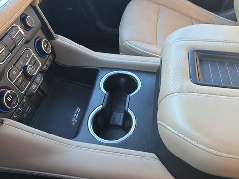 Used 2021 Chevrolet Tahoe Premier w/ Premium Package image 25