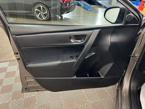 Used 2018 Toyota Corolla XLE w/ Carpet Mat Package (TMS) FWD image 23
