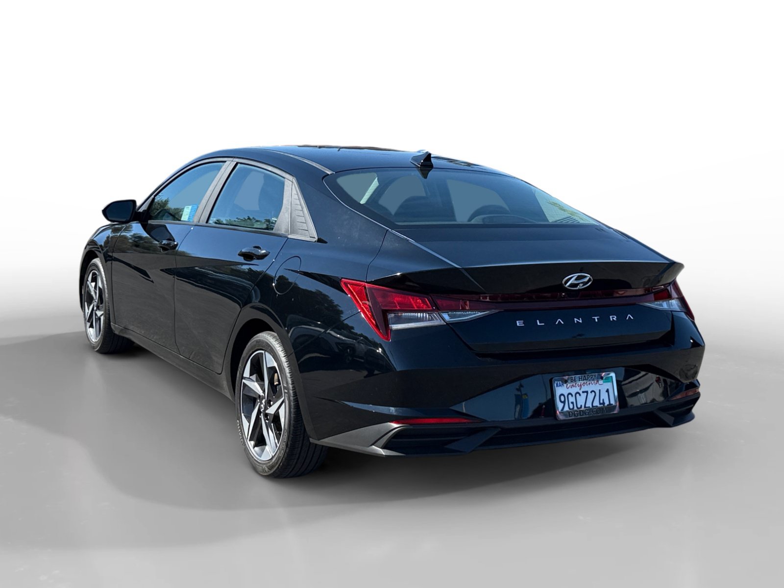 Certified 2023 Hyundai Elantra SEL w/ Convenience Package FWD image 3