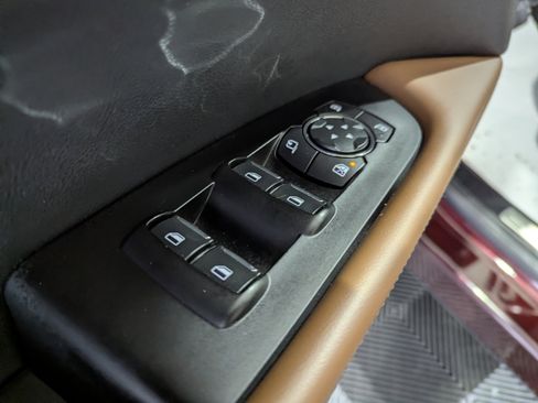 Used 2022 Lincoln Nautilus Reserve w/ Equipment Group 201A image 18