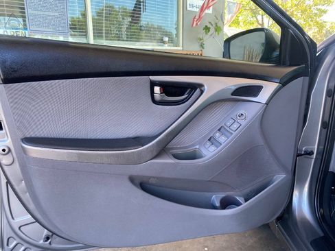 Used 2013 Hyundai Elantra GLS w/ Preferred Pkg FWD image 11